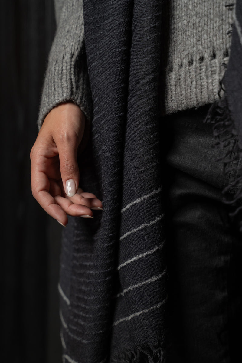 FORME D'EXPRESSION-SCARF-HX107-CHARCOAL