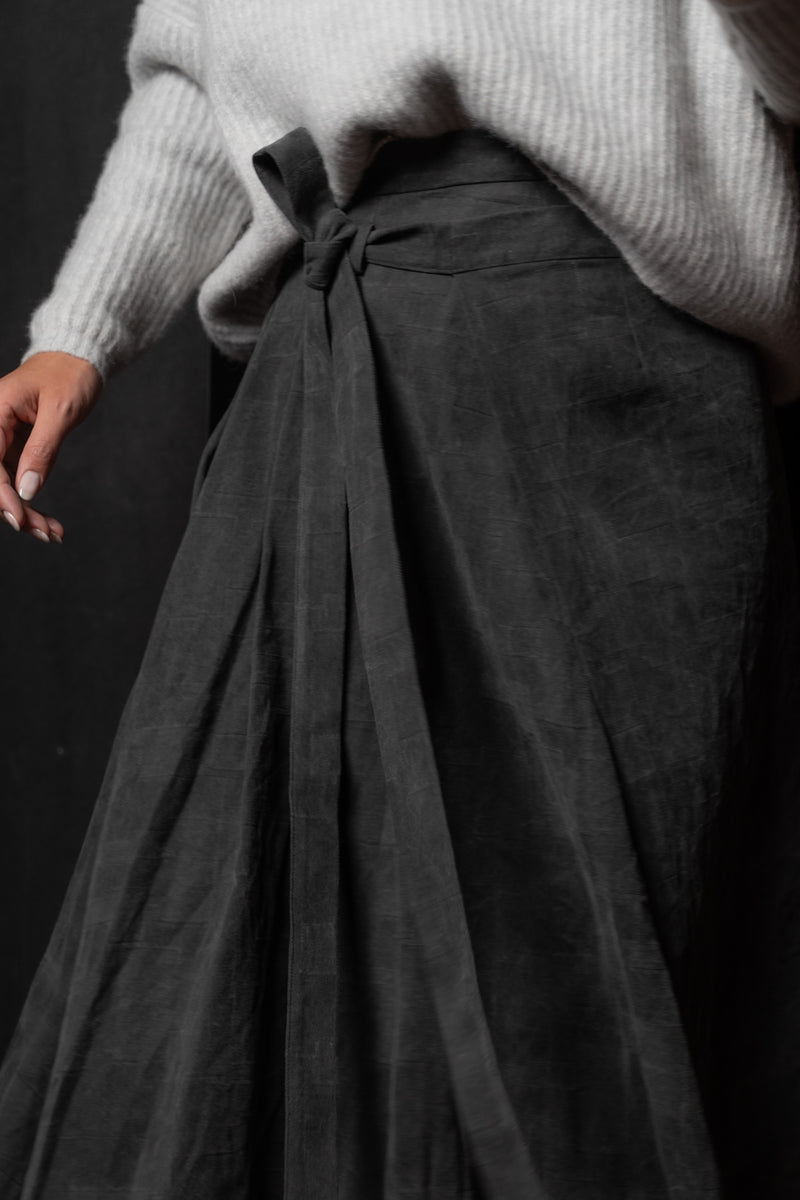 FORME D'EXPRESSION-SKIRT-DK050-CARBON