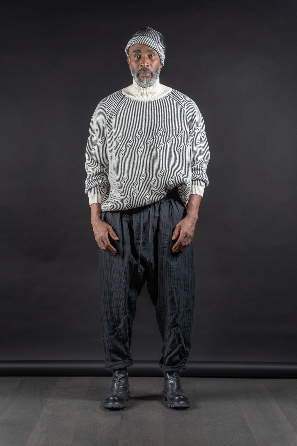 JAN JAN VAN ESSCHE-KNIT #67-WHITE/ANTHRACITE – THE Treasury