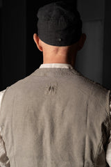 HANNES ROETHER-VEST-WESPER.600-CASE