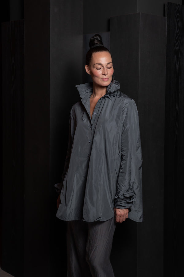 KATHARINA HOVMAN-OVERISZEDEKO-255558-STEEL