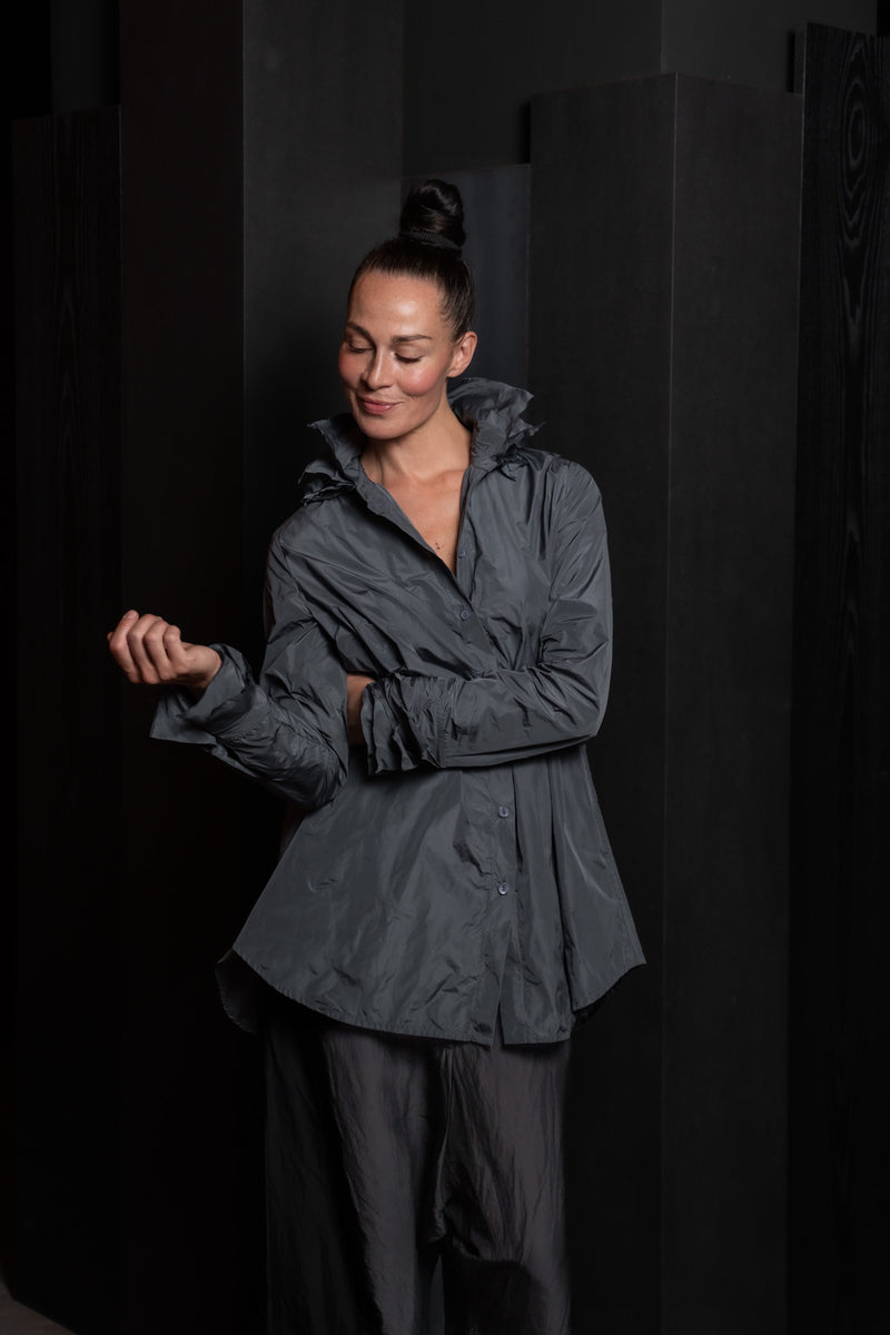 KATHARINA HOVMAN-OVERISZEDEKO-255558-STEEL