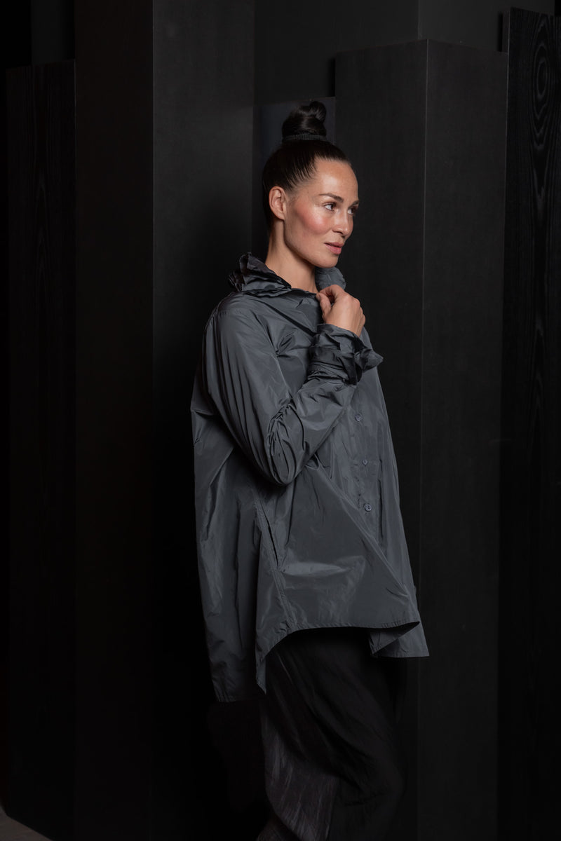KATHARINA HOVMAN-OVERISZEDEKO-255558-STEEL